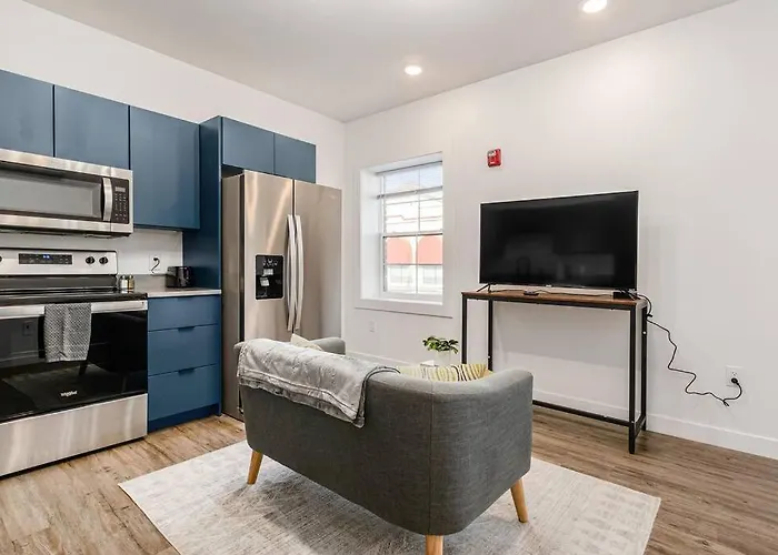 Gem With Pool Table! Pets Welcome! *